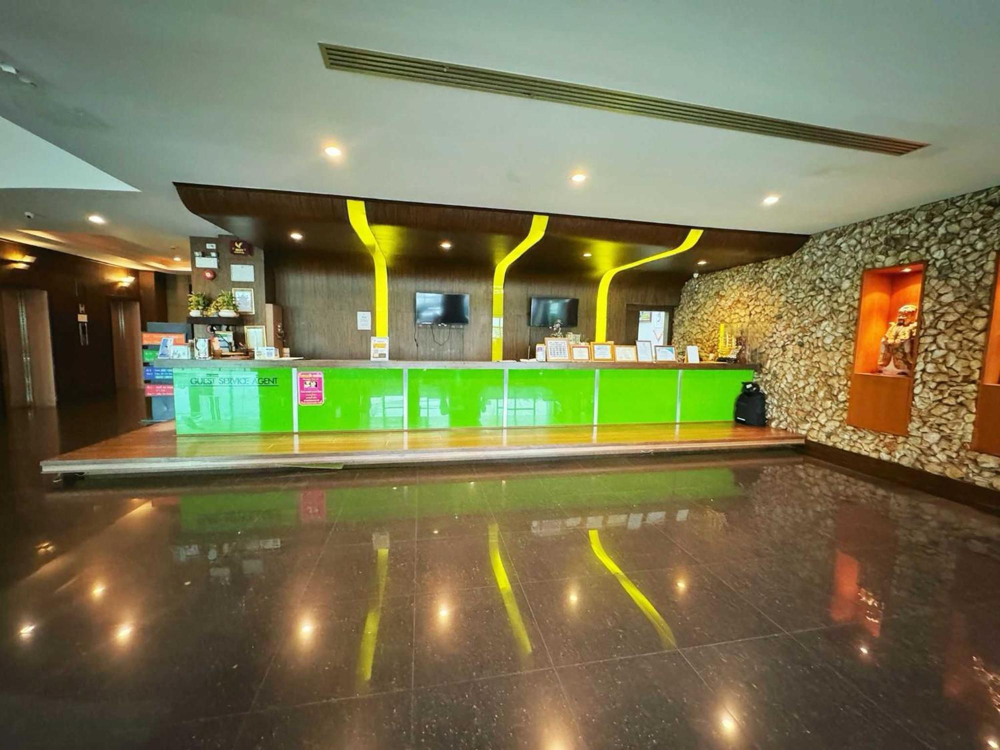 Capital O 75514 Vasidtee City Hotel Suphan Buri Exterior foto